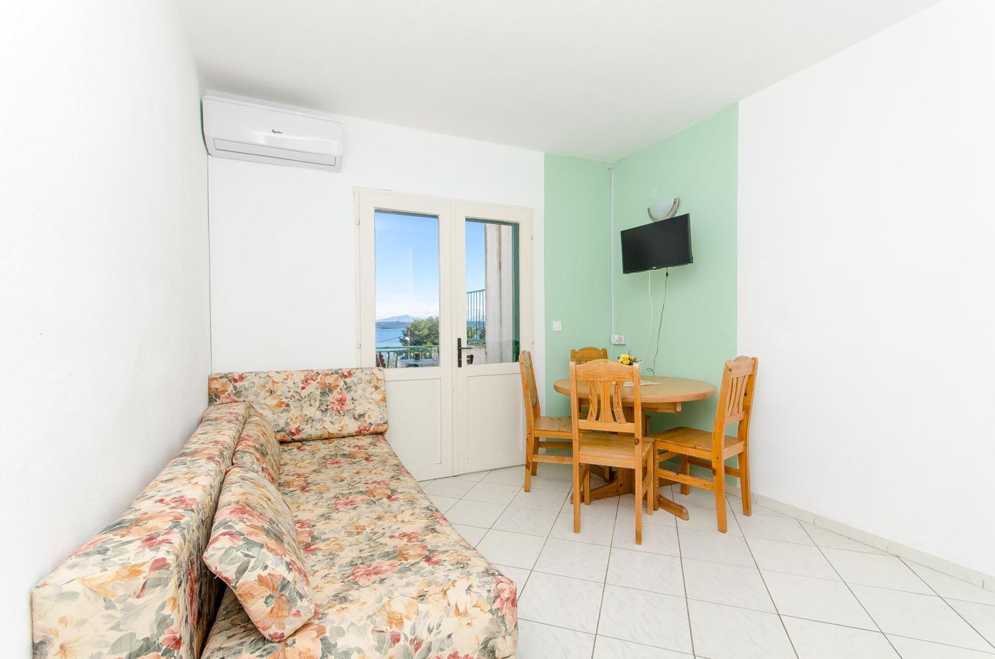 Apartments Laguna ストモルスカ エクステリア 写真